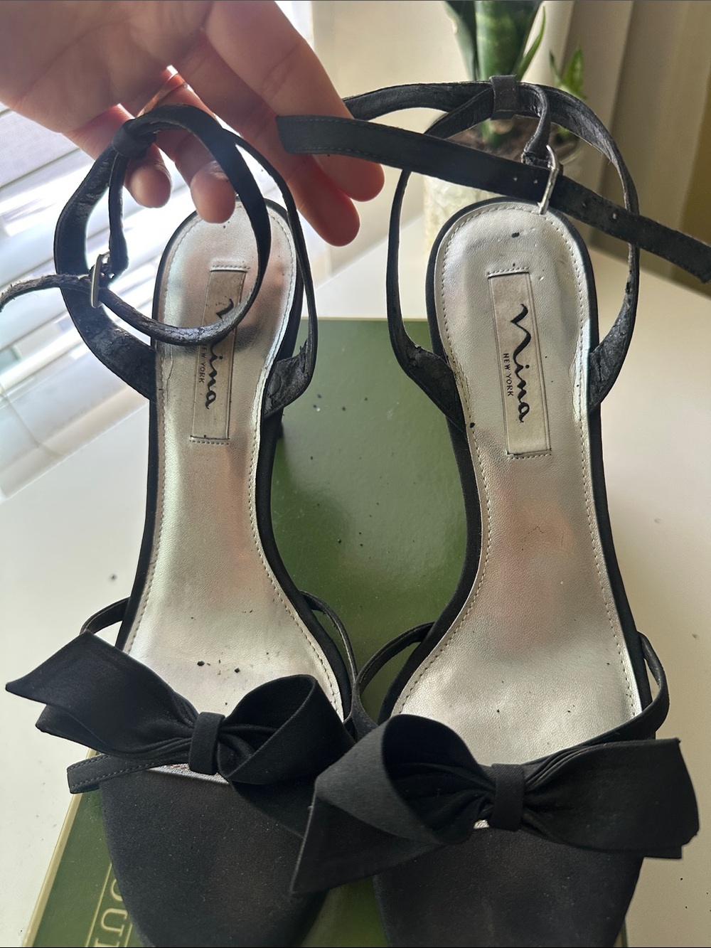 ANNA New York Black Pointed-Toe Slingback Heels with Bow - Picture 4 of 9